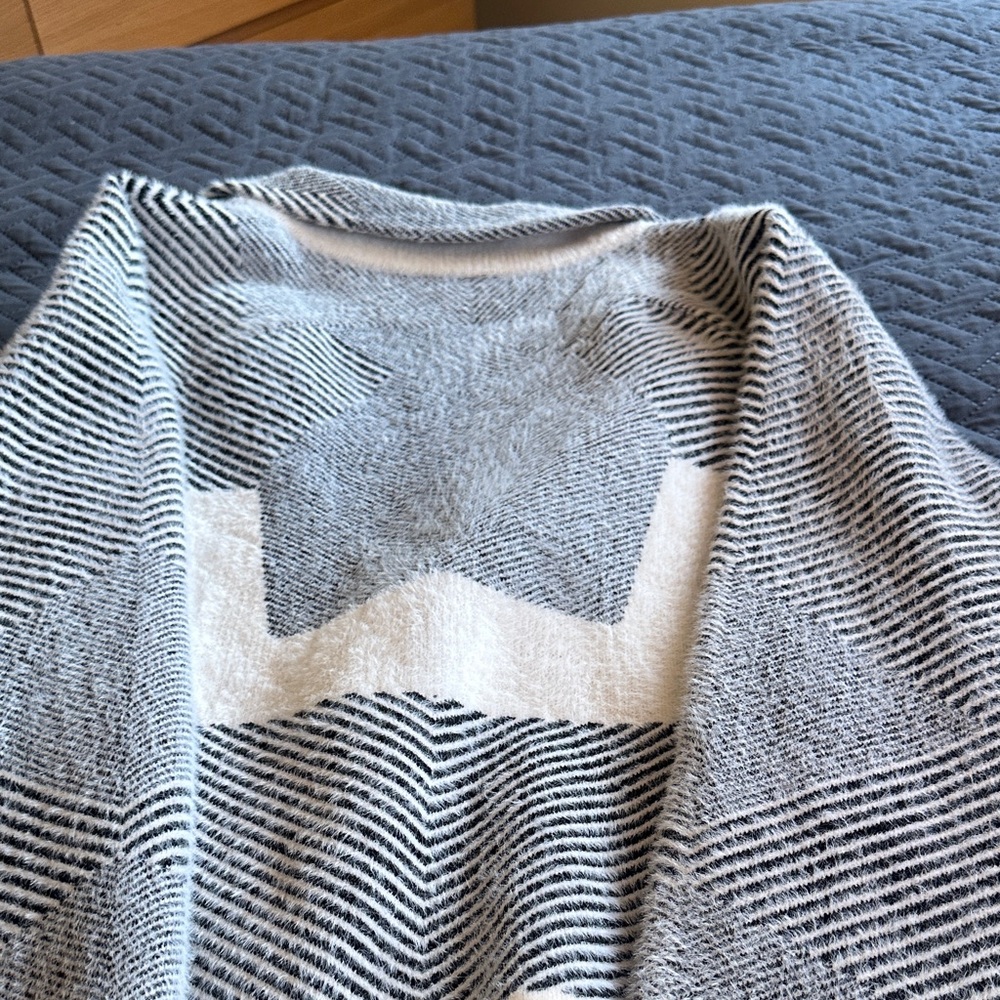 Cyrus Double-Breasted Geometric Pea Coat - Gray & White - Picture 2 of 10